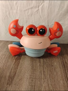 Hopscotch Lane Musical Crawling Crab Toy